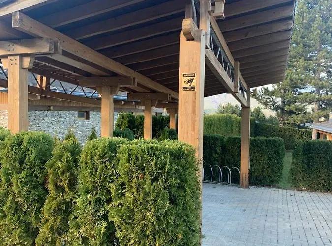 Pirin Golf Emila Chalé *